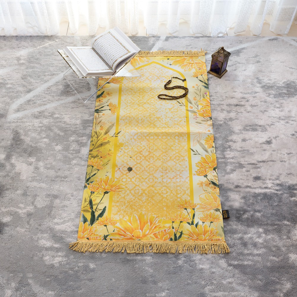 سجادة صلاة بشرابة ذهبية