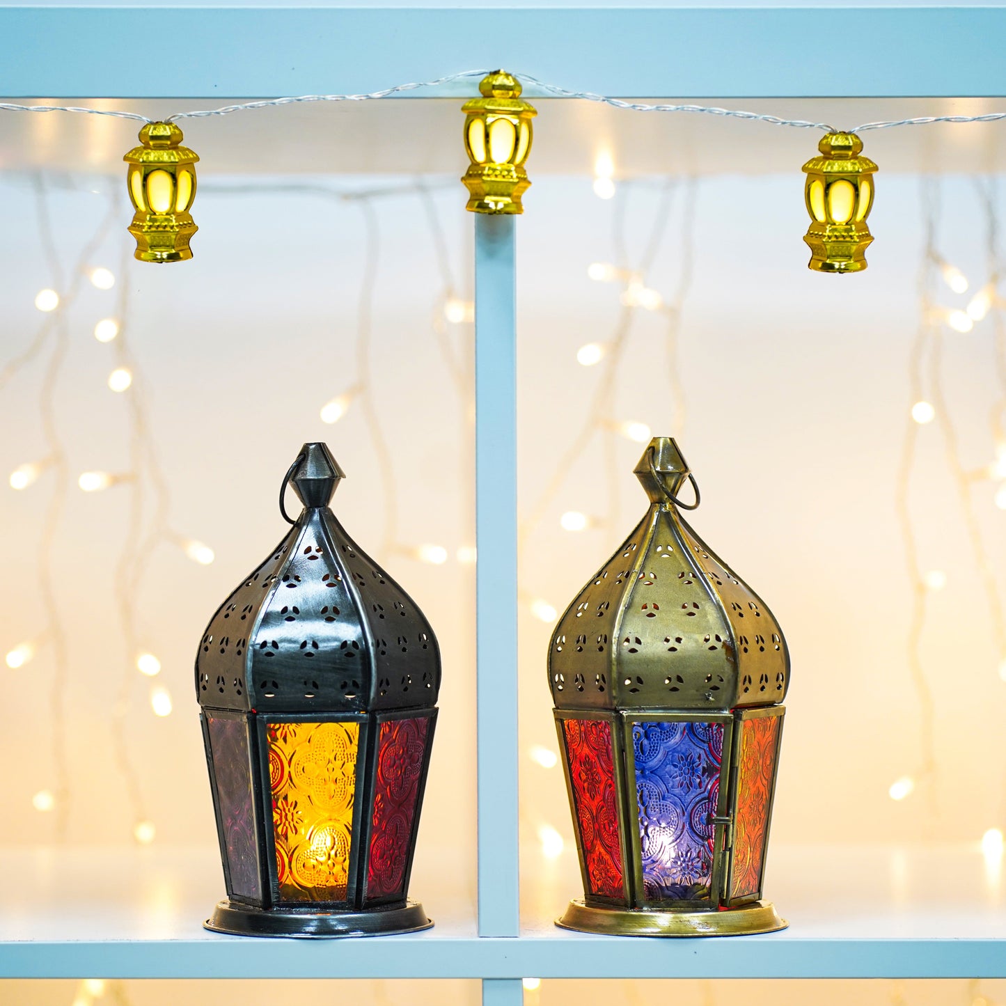 الفانوس العربي النحاسي العتيق - زجاج باللون الأحمر و الأصفر