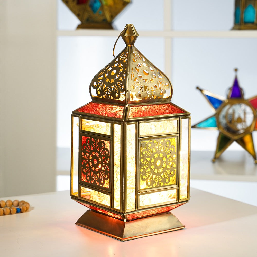 فانوس نحاسي بطراز عتيق – زجاج أحمر وأخضر وشفاف