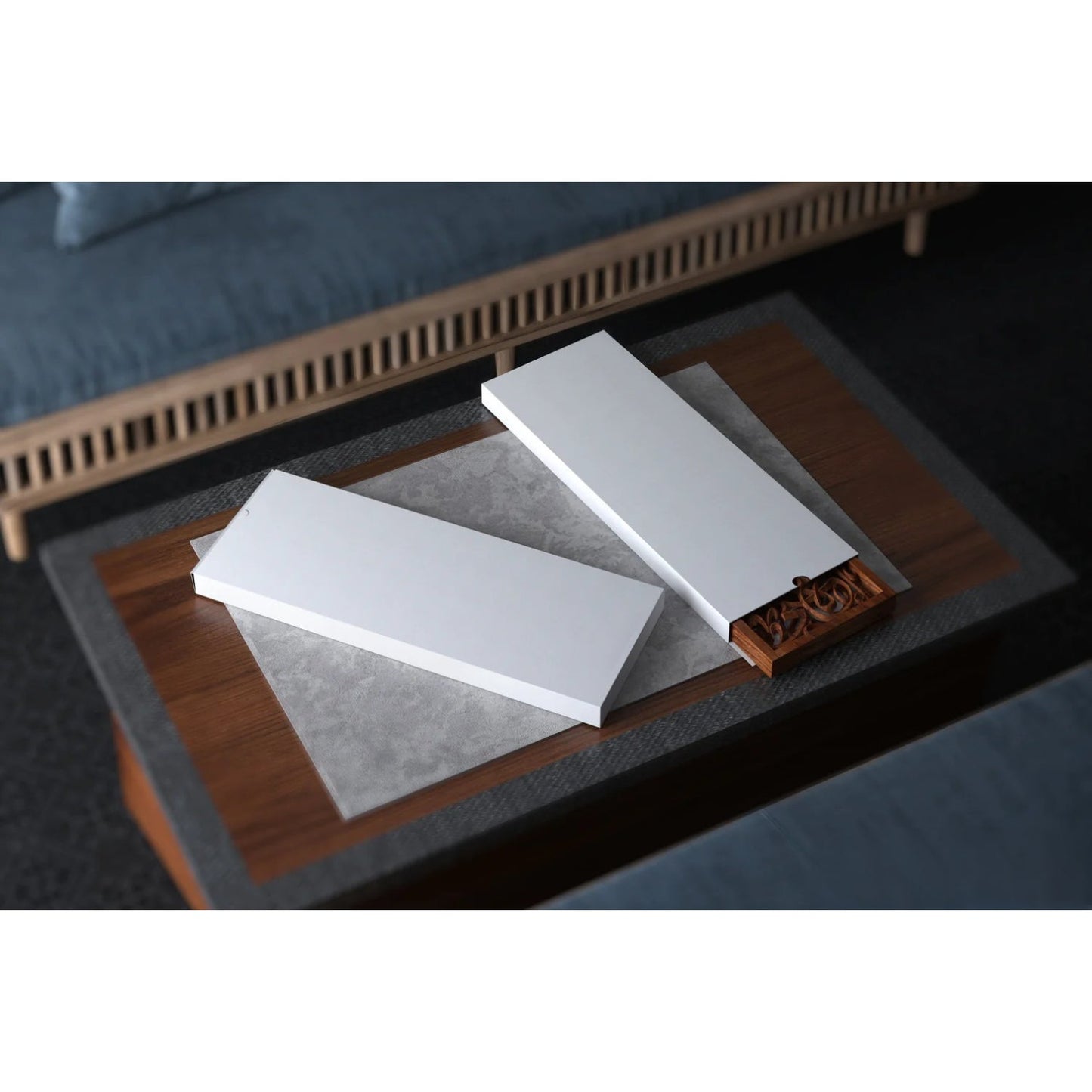 حامل قرآن خشبي بنقوش الخط العربي