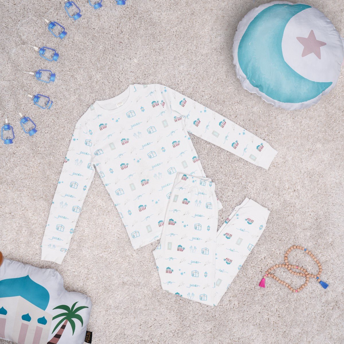 طقم بيجاما للأطفال (2-4 سنوات): مصنوع بالكامل من القطن العضوي.