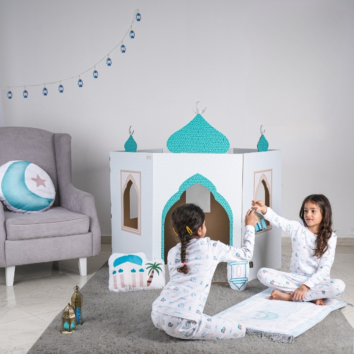 
                      
                        HilalFul Theme Cardboard Playmosque
                      
                    